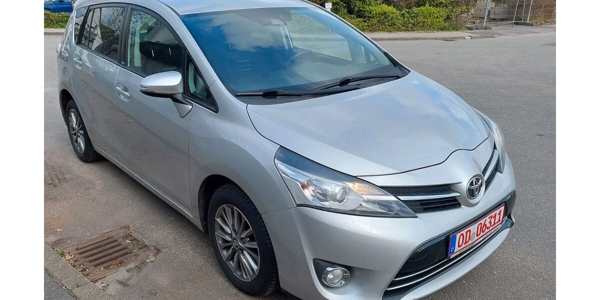 Toyota Verso 339.618 km 4.250 &euro; Bad Oldesloe 23843