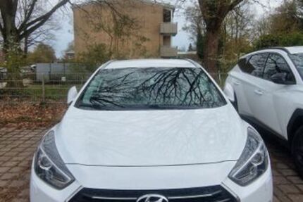 Hyundai i40 87.000 km 14.500 &euro; Hamburg 22547