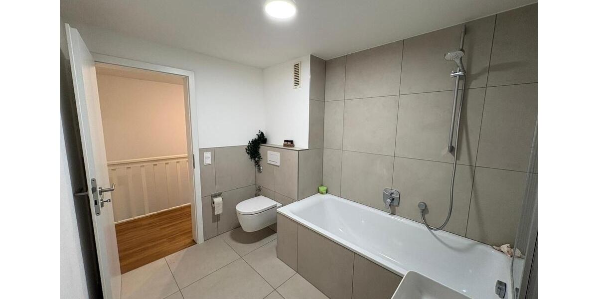 Maisonettenwohnung Hamburg Wandsbek - 3 Zimmer, 94 m&sup2;, 1.700&euro; | Angebot:25404409