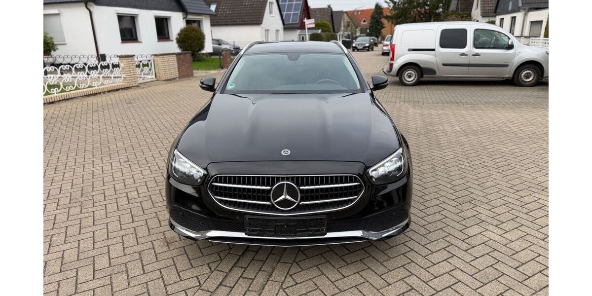 Mercedes-Benz E 220 143.856 km 24.999 &euro; Hamburg 22043