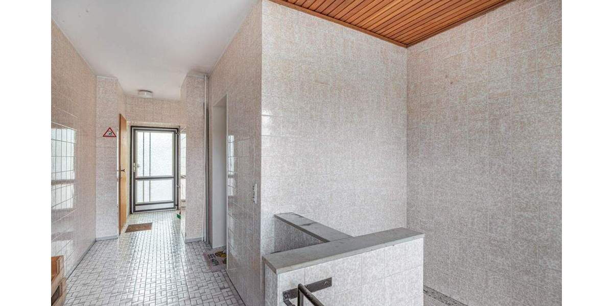 Mehrfamilienhaus, Wohnhaus Klein Offenseth-Sparrieshoop Sparrieshoop - 8 Zimmer, 213 m&sup2;, 375.000&euro; | Angebot:25744188