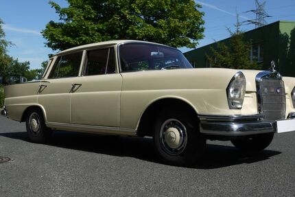 Mercedes-Benz 220 72.000 km 28.500 &euro; Ahrensburg bei Hamburg 22926