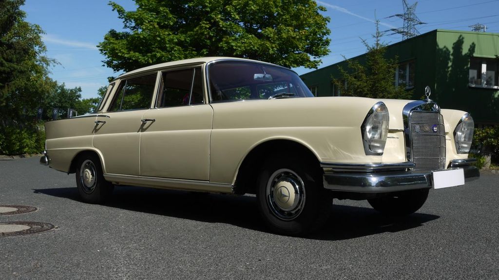 Mercedes-Benz 220 72.000 km 28.500 &euro; Ahrensburg bei Hamburg 22926