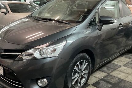Toyota Verso 82.000 km 13.950 &euro; Hamburg 22087