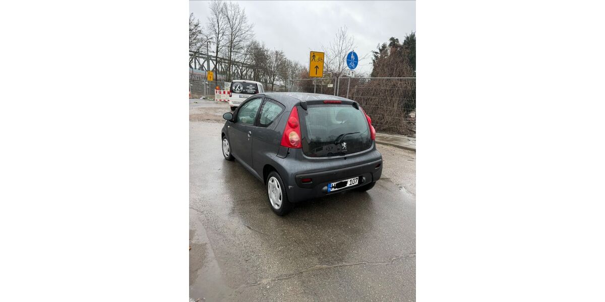 Peugeot 107 204.000 km 1.450 &euro; Hamburg 22083