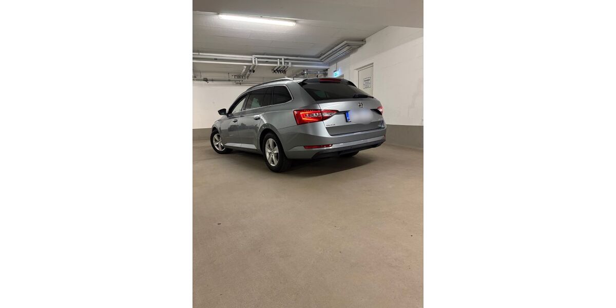 Skoda Superb 91.000 km 17.990 &euro; Hamburg 22417