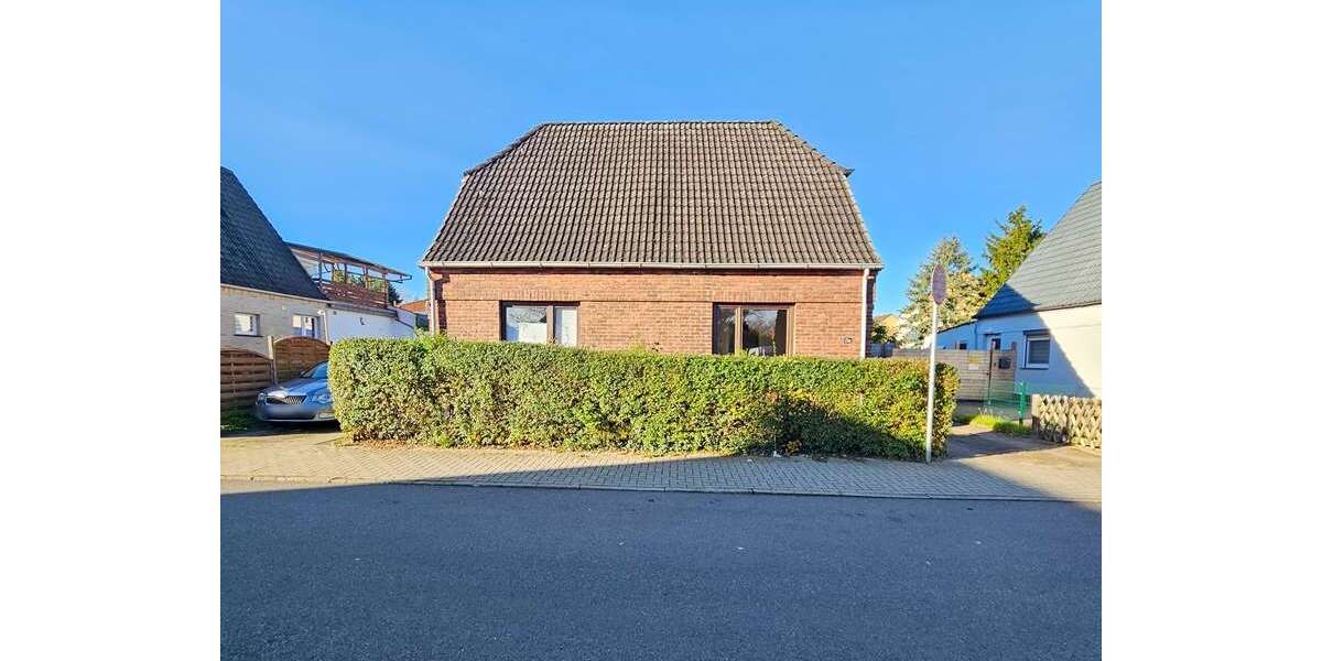 Einfamilienhaus Uetersen - 8 Zimmer, 138 m&sup2;, 245.000&euro; | Angebot:24001769