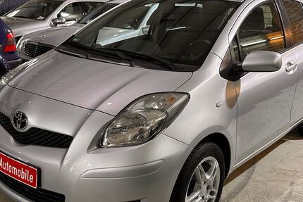 Toyota Yaris 145.400 km 5.690 &euro; Hamburg 21079
