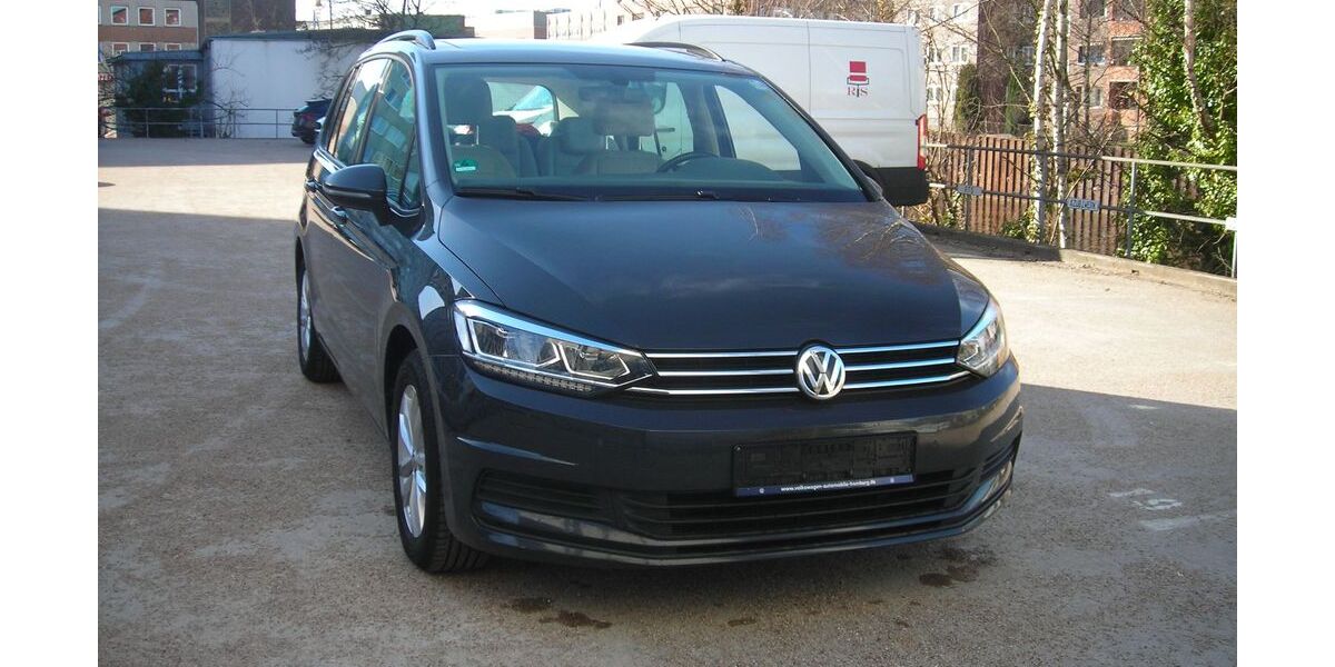 VW Touran 128.755 km 14.390 &euro; Hamburg 20537
