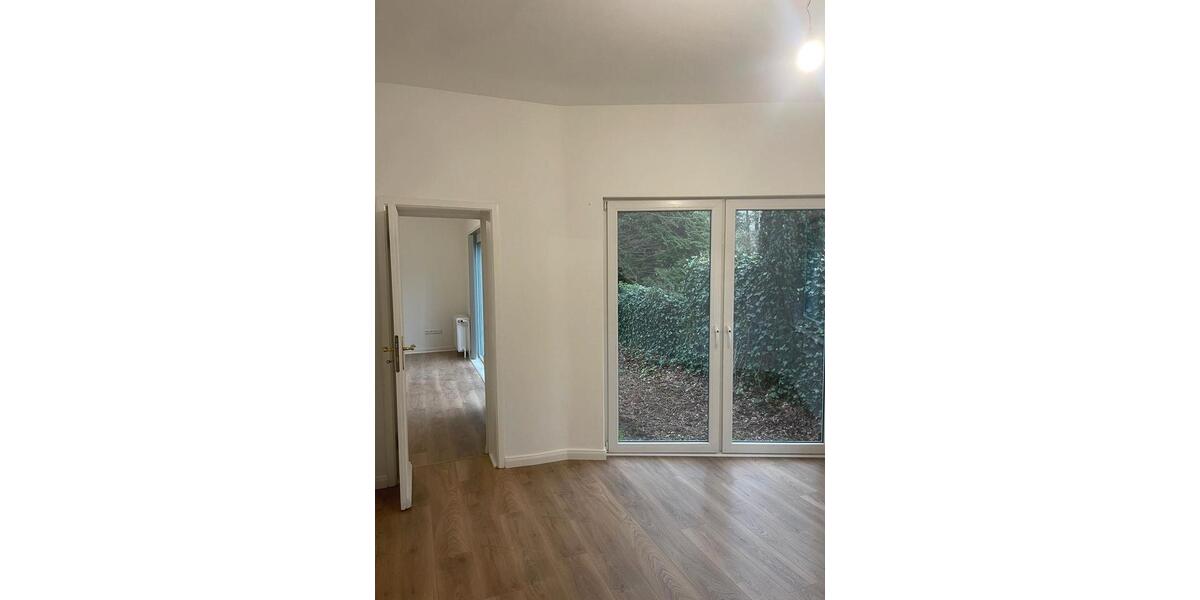 Erdgeschoßwohnung Hamburg Wandsbek - 4 Zimmer, 130 m&sup2;, 2.300&euro; | Angebot:26227764