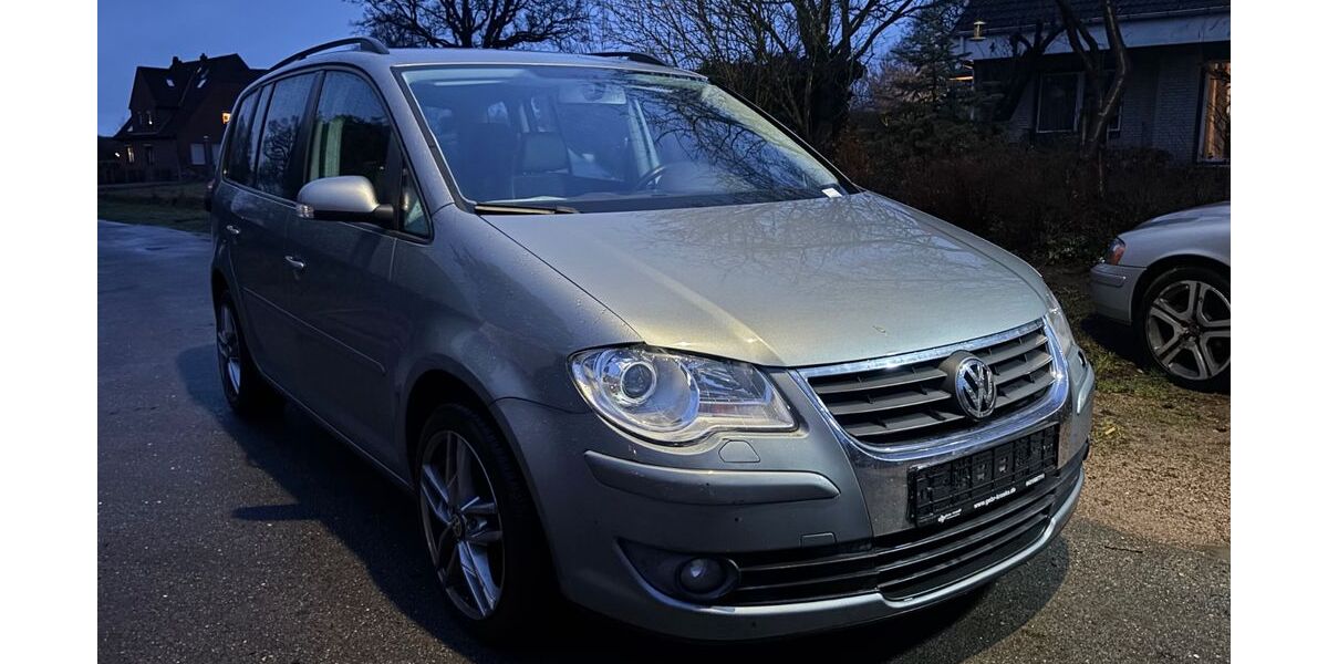 VW Touran 214.000 km 2.949 &euro; Pinneberg 25421