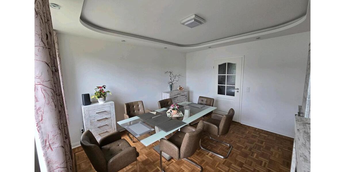 Erdgeschoßwohnung Bad Oldesloe - 5 Zimmer, 111 m&sup2;, 275.000&euro; | Angebot:26590485