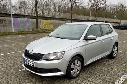 Skoda Fabia 134.592 km 4.900 &euro; Hamburg 22769