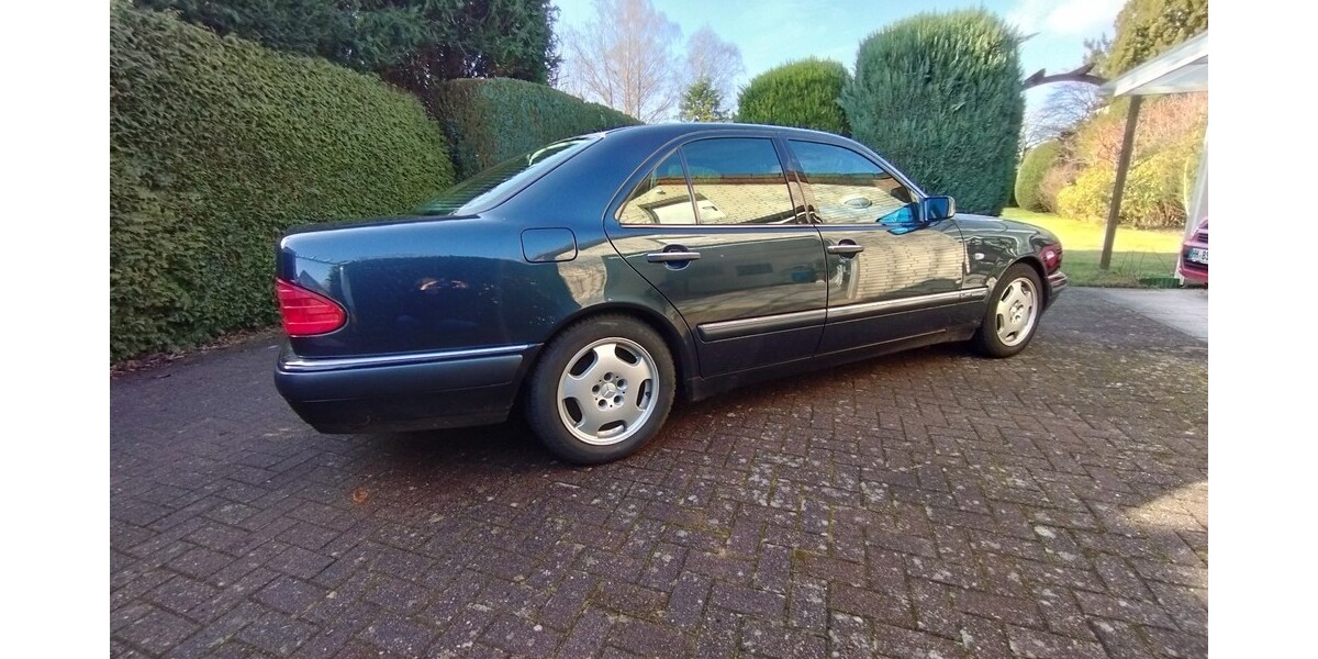 Mercedes-Benz E 230 169.820 km 3.500 &euro; Hamburg 20038