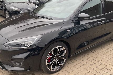 Ford Focus 65.300 km 14.490 &euro; Hamburg 21107