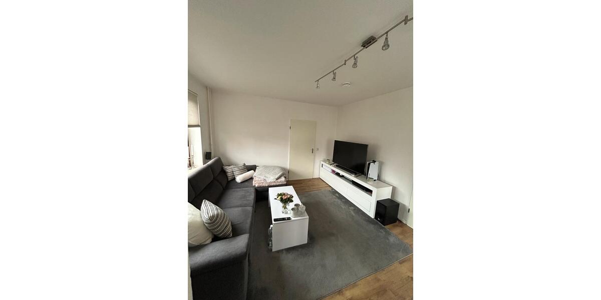 Hochparterre Hamburg Stellingen - 2 Zimmer, 45 m&sup2;, 624&euro; | Angebot:25937132