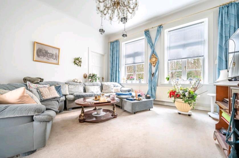 Etagenwohnung Pinneberg - 7 Zimmer, 112 m&sup2;, 1.800&euro; | Angebot:25904765