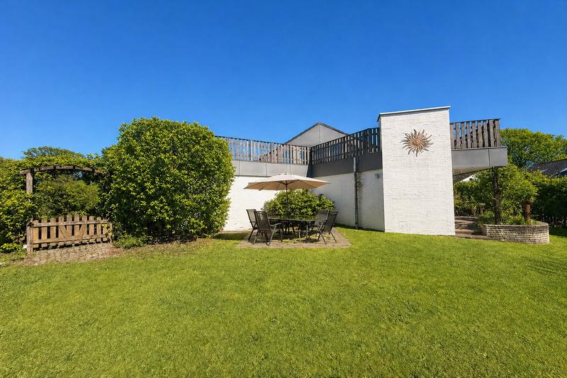 *** Hier läßt es sich leben *** Großzügiges Architektenhaus in begehrter, ruhiger TOP-Lage, mit Einliegerwohnung. - Zweifamilienhaus Henstedt-Ulzburg Ulzburg | Angebot:26382175