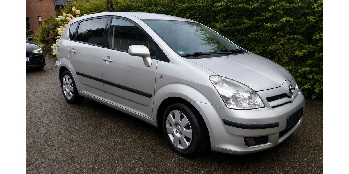 Toyota Corolla Verso 71.264 km 2.990 &euro; Hamburg 20095