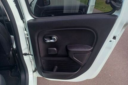 Renault Twingo 93.400 km 7.650 &euro; Hamburg 22045