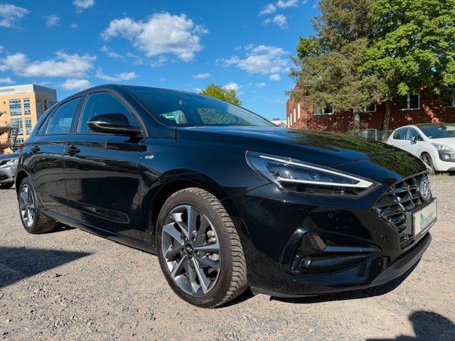 Hyundai i30 34.483 km 17.990 &euro; Hamburg 22179