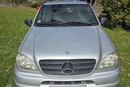 Mercedes-Benz ML 320 189.120 km 2.200 &euro; Bad Oldesloe 23843