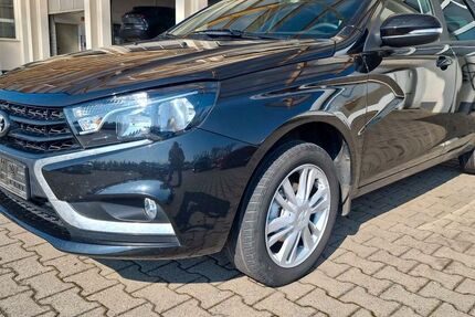 Lada Vesta 49.761 km 2.700 &euro; Hamburg Curslack 21039