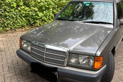 Mercedes-Benz 190 205.276 km 5.900 &euro; Hamburg 20537