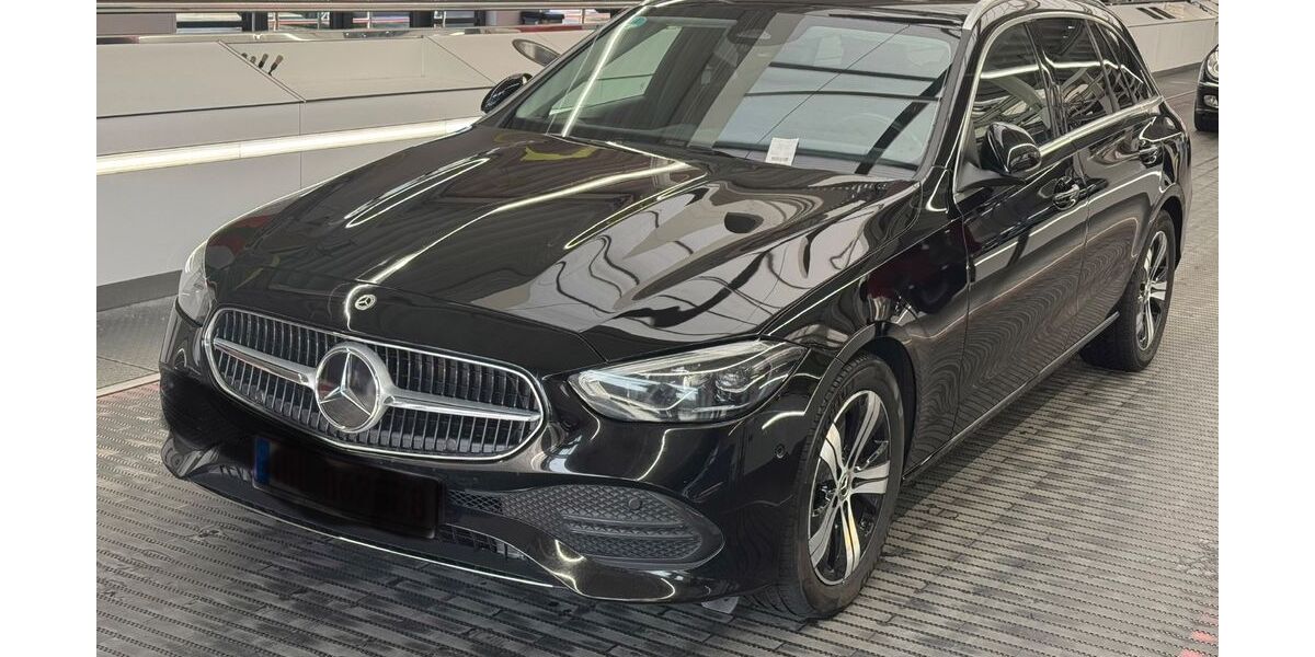 Mercedes-Benz C 220 136.000 km 26.775 &euro; Hamburg 22113