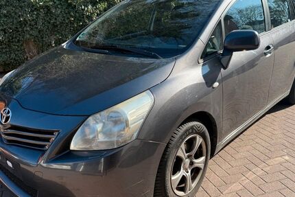 Toyota Verso 163.000 km 4.700 &euro; Hamburg 21149