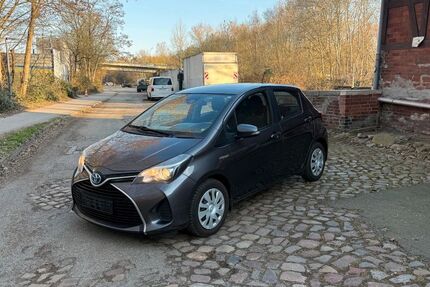 Toyota Yaris 218.341 km 7.900 &euro; HAMBURG 22113
