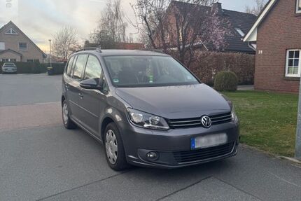 VW Touran 221.000 km 7.300 &euro; Kölln-Reisiek 25337