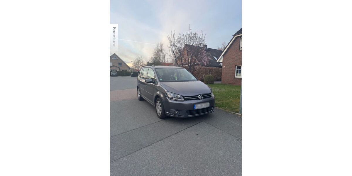 VW Touran 221.000 km 7.300 &euro; Kölln-Reisiek 25337