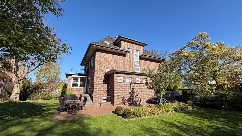 Villa Norderstedt Garstedt - 9 Zimmer, 270 m&sup2;, 1.450.000&euro; | Angebot:26808293