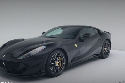 Ferrari 812 12.685 km 349.900 &euro; Hamburg 22143