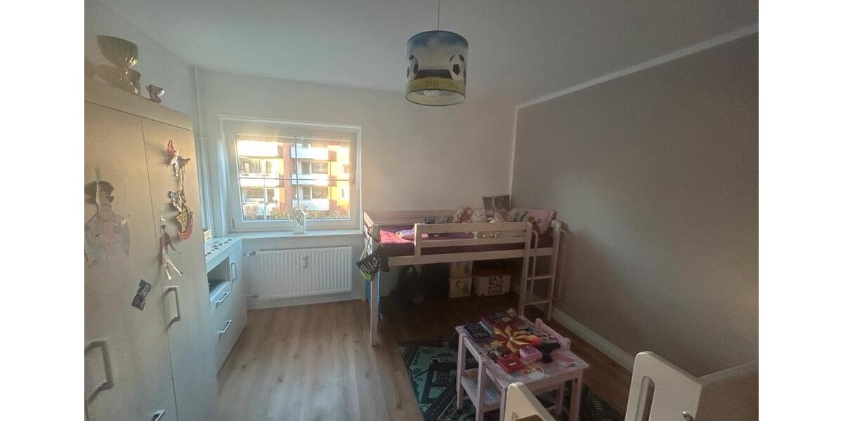 Etagenwohnung Pinneberg - 4 Zimmer, 86 m&sup2;, 335.000&euro; | Angebot:24122855