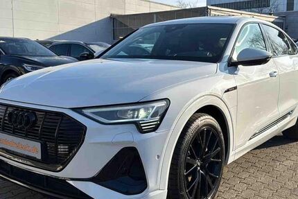 Audi e-tron 45.591 km 33.950 &euro; Hamburg 22047