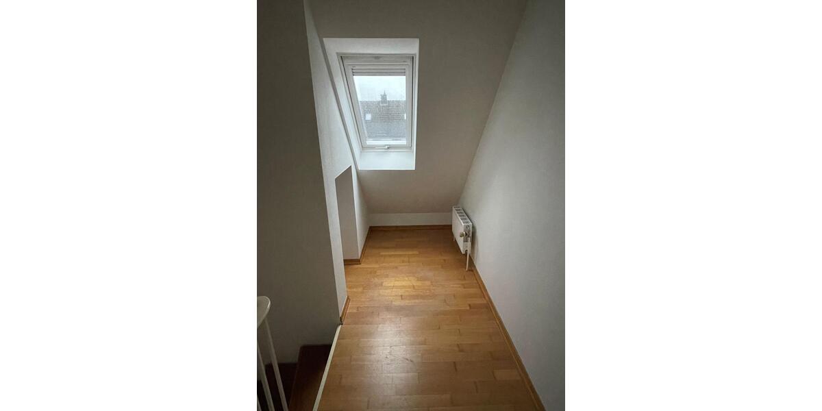 Dachgeschoßwohnung Hamburg Eimsbüttel - 3 Zimmer, 115 m&sup2;, 1.491&euro; | Angebot:25308027