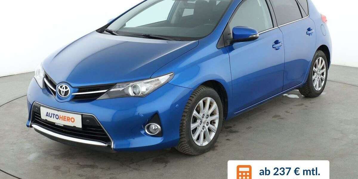 Toyota Auris 108.545 km 10.040 &euro; Hamburg 22529