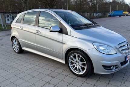 Mercedes-Benz B 180 123.144 km 7.950 &euro; Hamburg 20539
