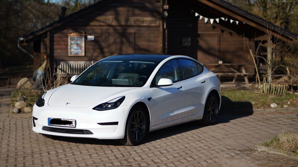 Tesla Model 3 95.000 km 20.999 &euro; Appen 25482