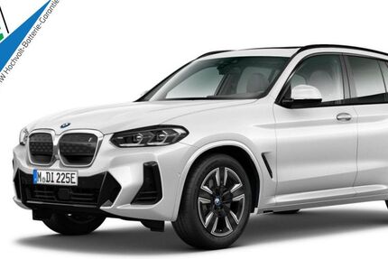 BMW iX3 53.997 km 39.250 &euro; Hamburg 21073