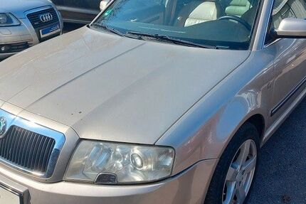 Skoda Superb 237.270 km 3.000 &euro; Hamburg 21031