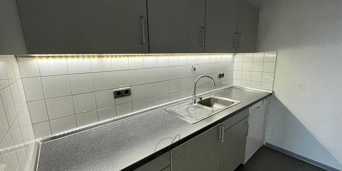 Gewerbeobjekt Hamburg Rahlstedt - 2 Zimmer, 192 m&sup2;, 2.496&euro; | Angebot:26825757