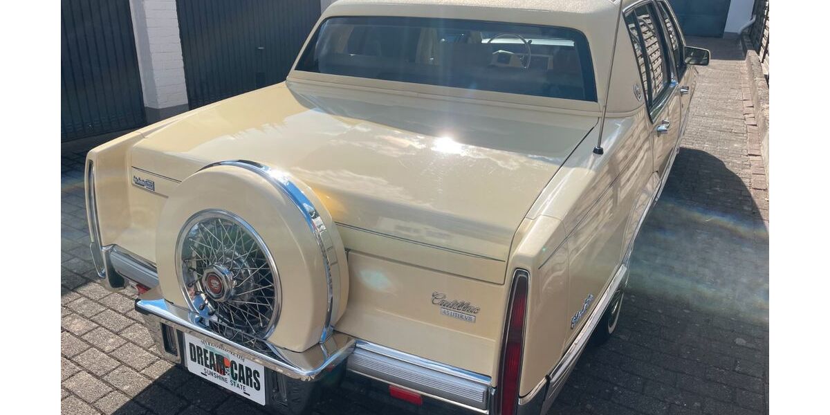 Cadillac Deville 86.200 km 14.900 &euro; Hamburg 22047