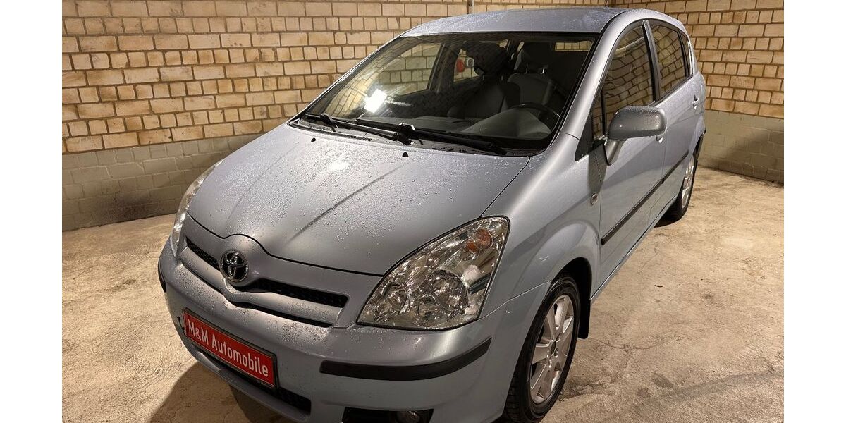Toyota Corolla Verso 117.000 km 5.299 &euro; Hamburg 21079