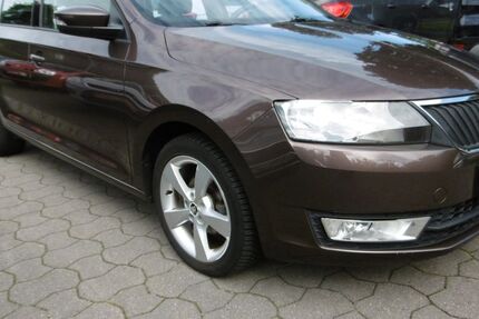 Skoda Rapid 106.356 km 6.890 &euro; Hamburg 22459