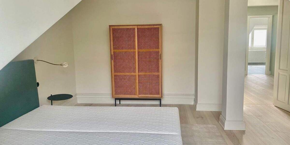 Etagenwohnung Hamburg Rotherbaum - 3 Zimmer, 110 m&sup2;, 3.700&euro; | Angebot:25665869