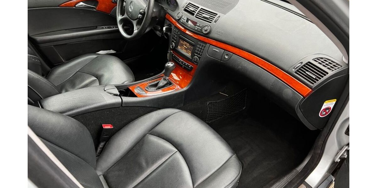 Mercedes-Benz E 200 560.000 km 2.200 &euro; Wedel 22880