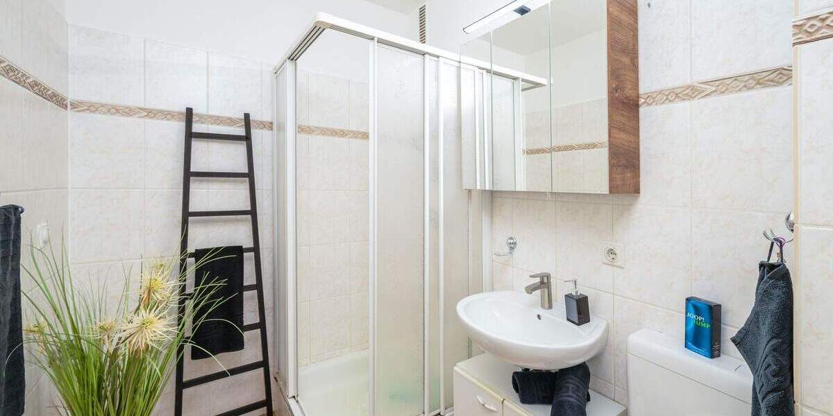 Etagenwohnung Rellingen - 2 Zimmer, 65 m&sup2;, 179.000&euro; | Angebot:25734084